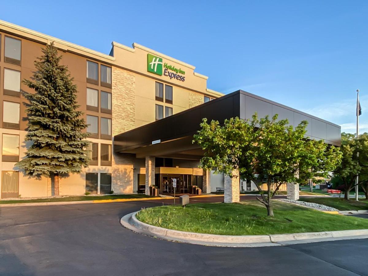 Holiday Inn Express Flint-Campus Area By Ihg Exterior foto