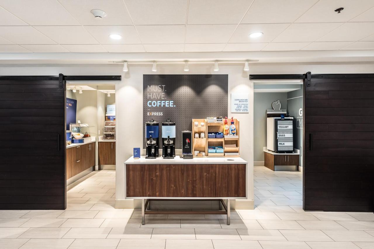 Holiday Inn Express Flint-Campus Area By Ihg Exterior foto