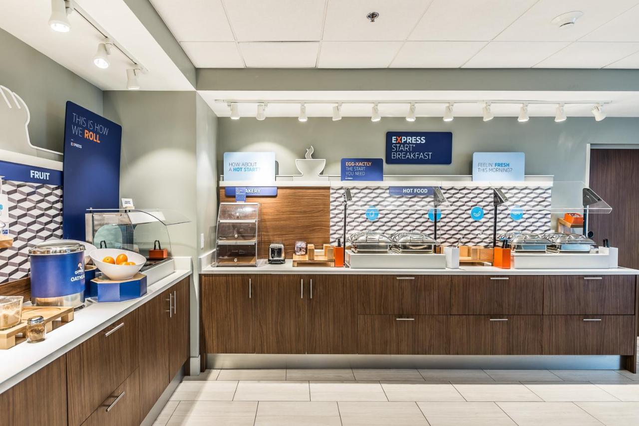 Holiday Inn Express Flint-Campus Area By Ihg Exterior foto