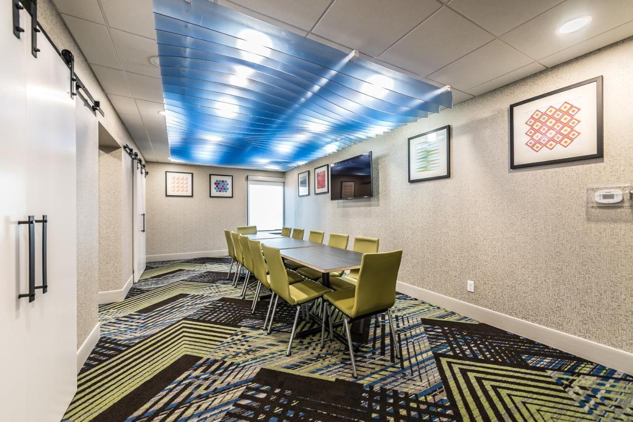 Holiday Inn Express Flint-Campus Area By Ihg Exterior foto