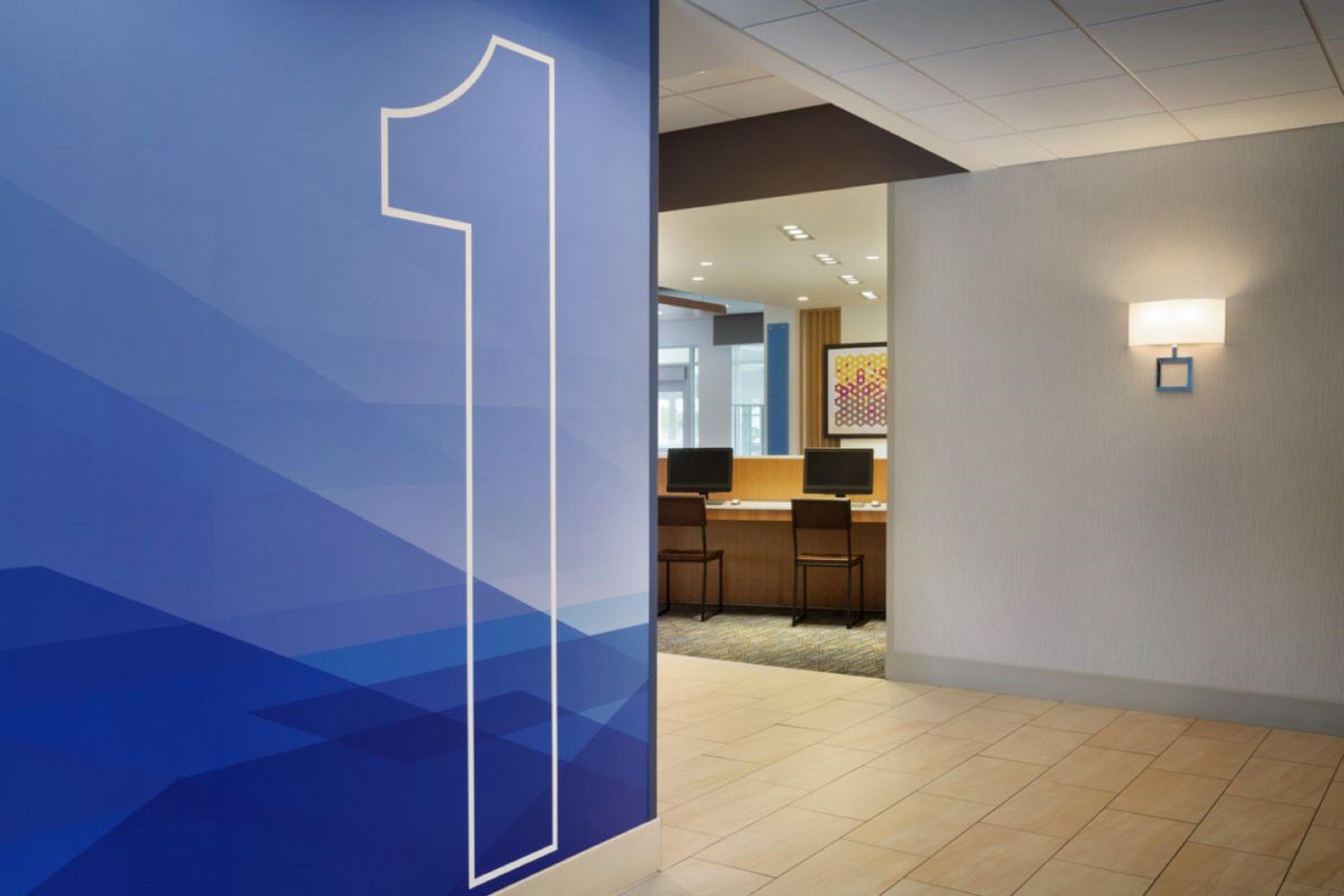 Holiday Inn Express Flint-Campus Area By Ihg Exterior foto