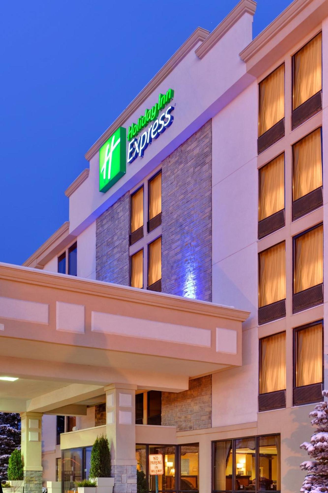 Holiday Inn Express Flint-Campus Area By Ihg Exterior foto